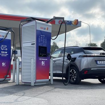 Supersnabbladdare på en OKQ8-station